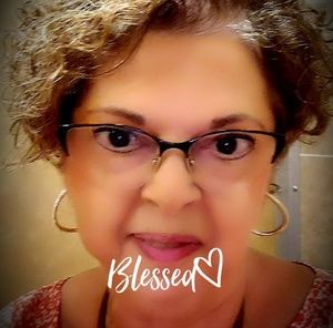 Meet your Posher, Debbie